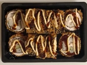 Dragon eyes kip & komkommer met saus (2)